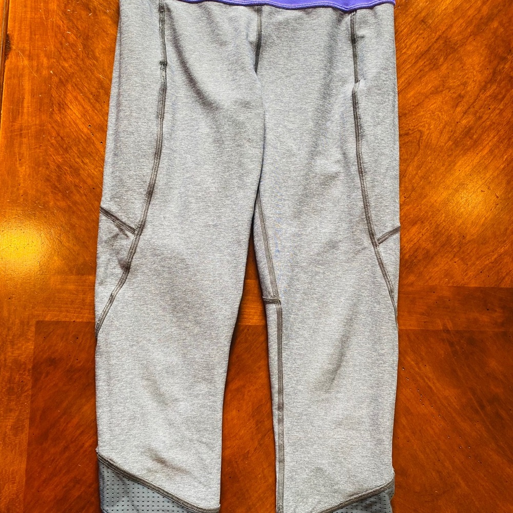 Ivivva by Lululemon Girl’s size 14 Capri Tights - Picture 8 of 12